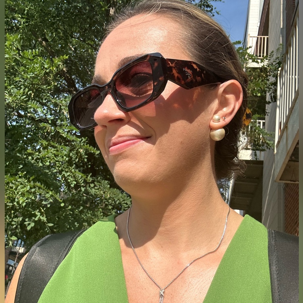 Meet your Posher, Emily